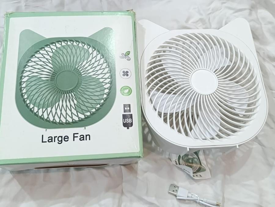 USB rechargeable and portable fan