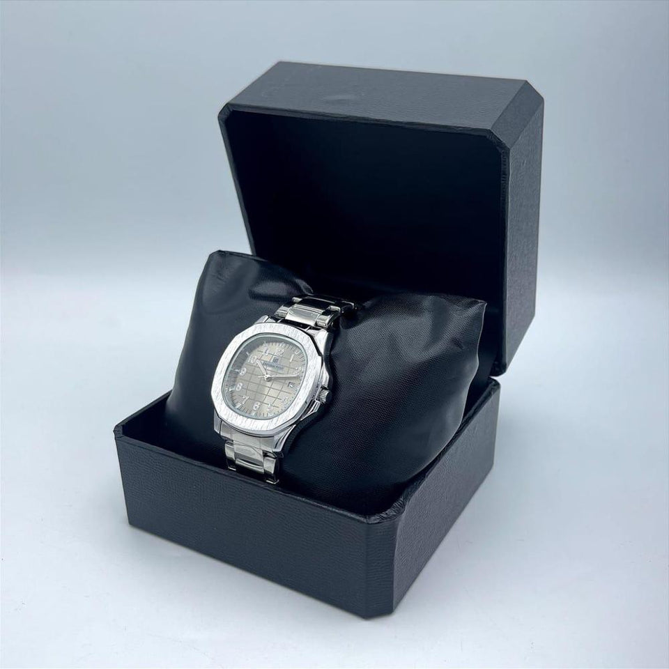 Men's Stainless Steel Quartz Watch with Date Display